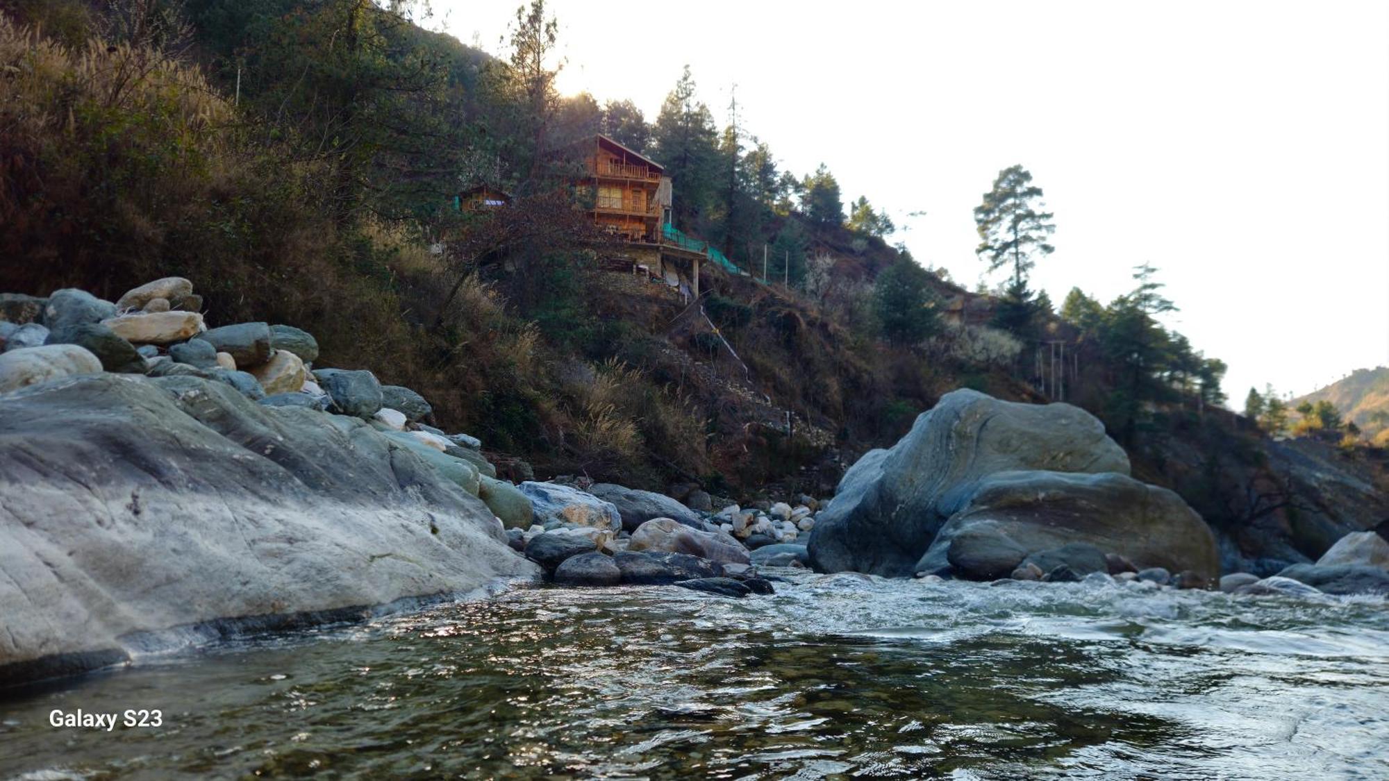 The Fiza Retreat Tirthan Banjār Exterior foto